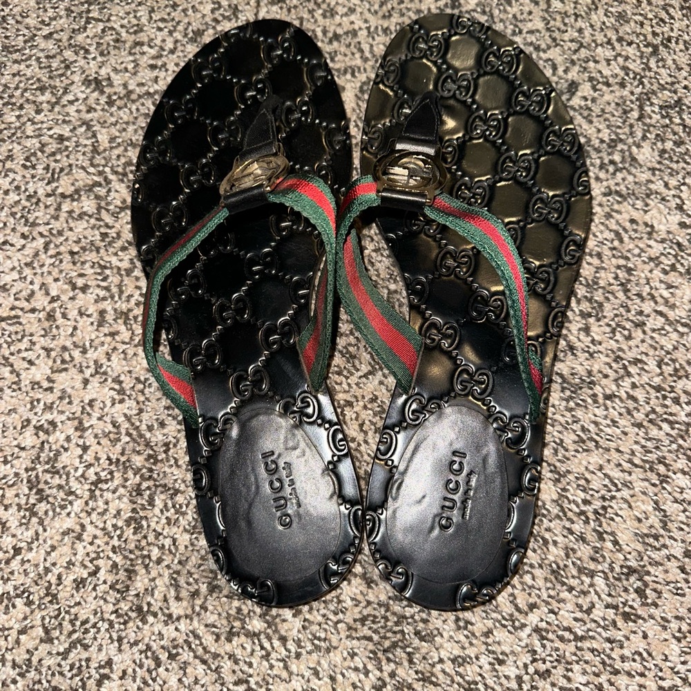Gucci Black and Green Flip Flops